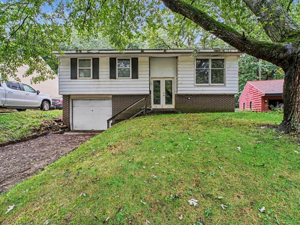 138 Memorial Dr, Michigan City, IN 46360