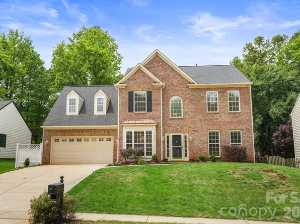 15816 Gathering Oaks Dr, Huntersville, NC 28078