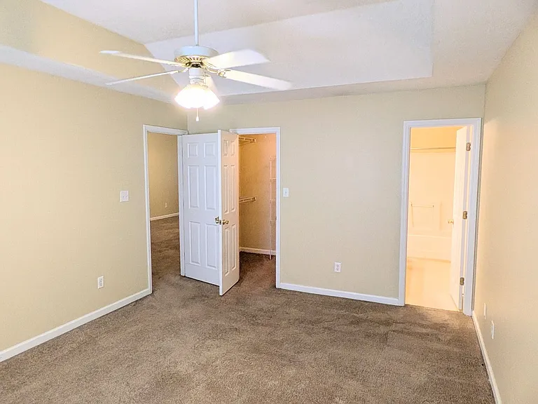407 Flowing Creek Dr — Photo 21