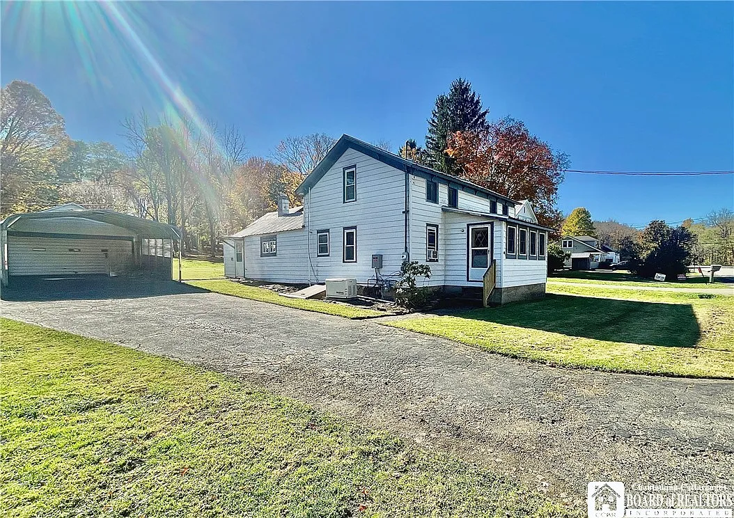 549 King Rd photo 1