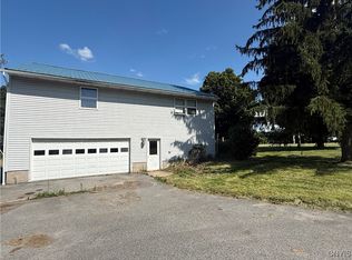 7022 S Court St, Canastota, NY 13032