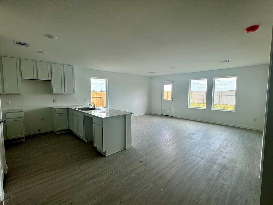 2nd image of 26826 Zebra Grass Dr