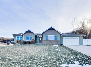 4423 Twin Oaks Ct, Eau Claire, WI 54701