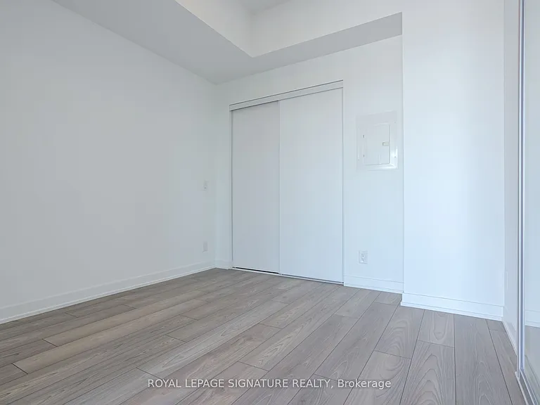 285 Dufferin St W #728 — Photo 11