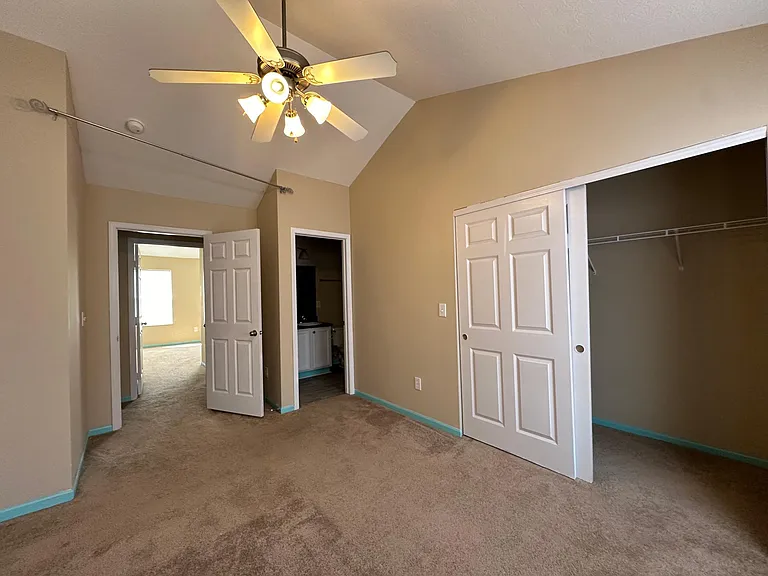 1020 Hartford Village Blvd — Photo 17