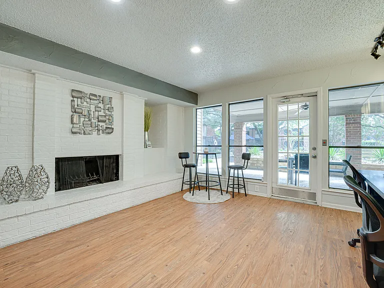 Indian Creek Apartments — Photo 14