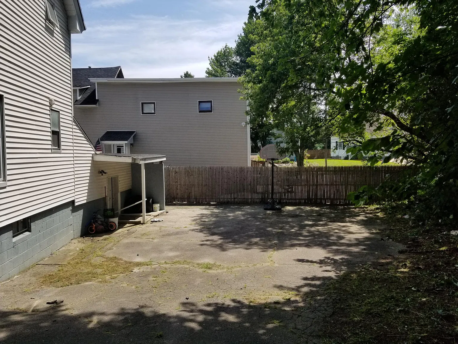 82 Schiller St — Photo 4