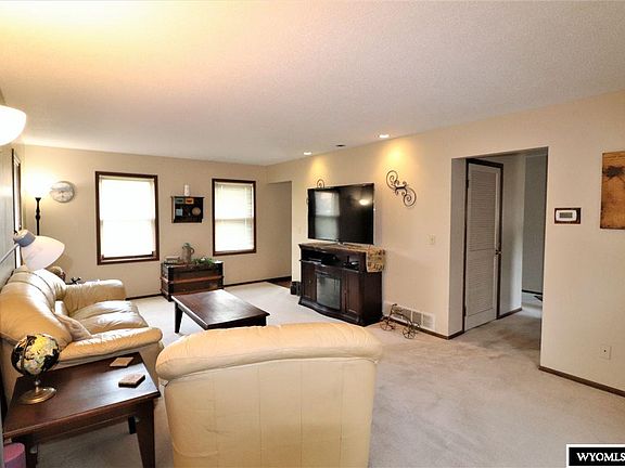 3rd image of 100 Hopi Cir