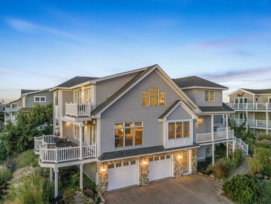 6 Merrimac St Seabrook Nh 03874 Zillow