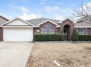 935 Hidden Oaks Dr, Burleson, TX 76028