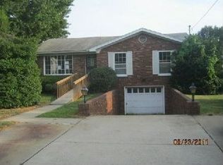 1724 San Jose Ave, Shively, KY 40216