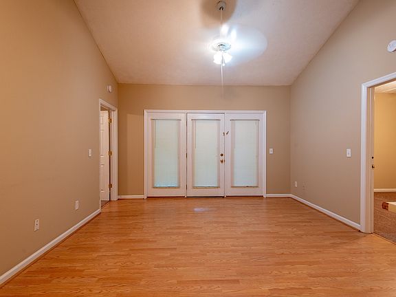 3rd image of 228 N Ross St APT 4