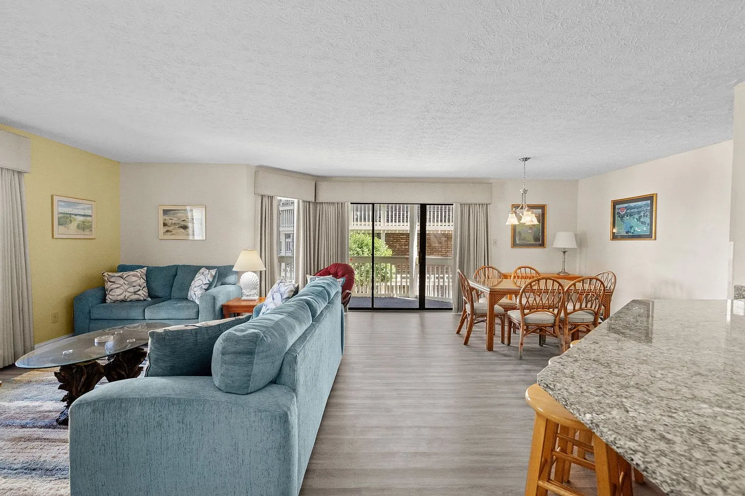 2 bed, 2.0 bath, 1044 sqft, $3,288 — Photo 4