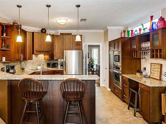 2nd image of 1079 Lionsgate Ln