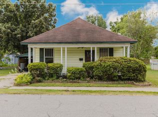 805 W 9th St, Johnston City, IL
