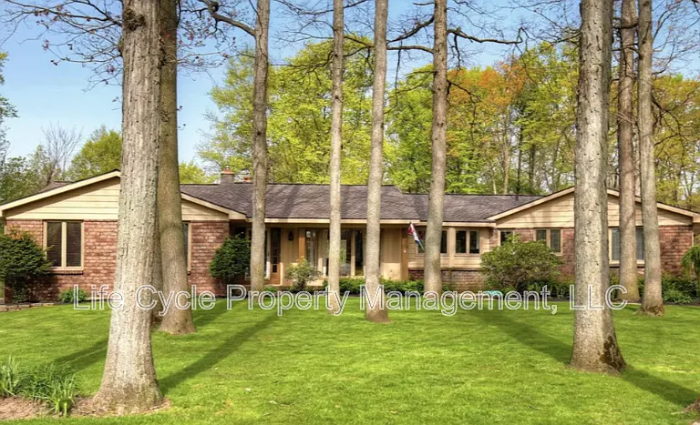 4395 Shady Oak Ct #1 — Photo 2