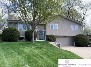13955 Woolworth Cir, Omaha, NE 68144