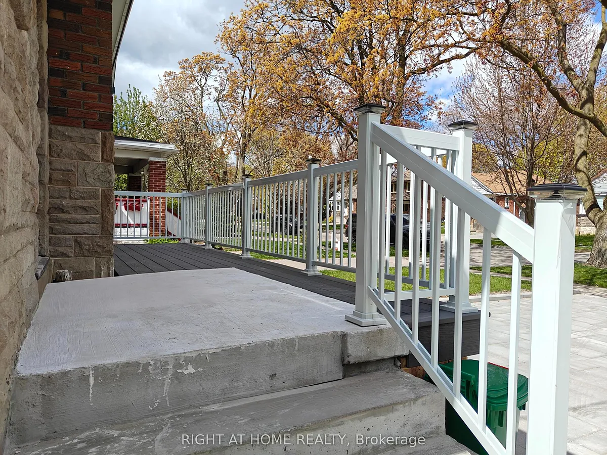 Building Photo - 92 Cadillac Ave S #UPPER