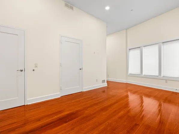 90 Bay Street Landing image 28 of 49