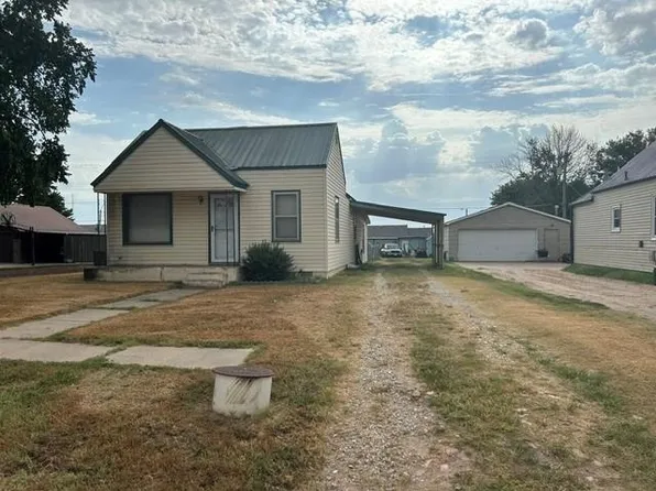 612 Pine St, Chase, KS 67524