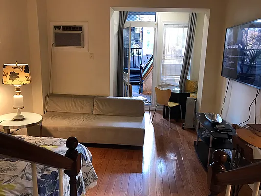 Rented by Voro, LLC | media 14