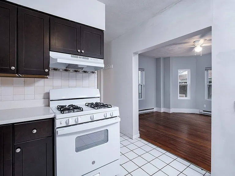 3 Dell St #1 — Photo 2