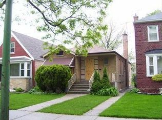 9025 S Phillips Ave, Chicago, IL
