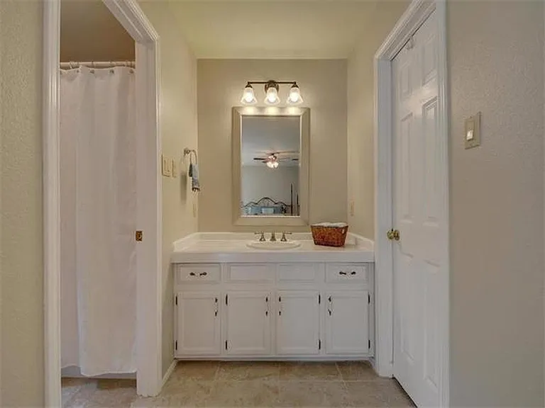 7601 Hawkeye Dr — Photo 22