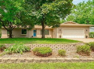 1085 Lake Beach Dr, Shoreview, MN 55126