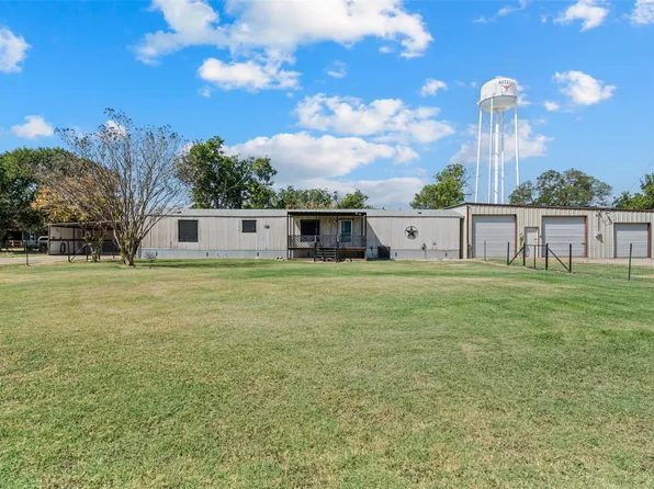 139 N 4th St, Axtell, TX 76624