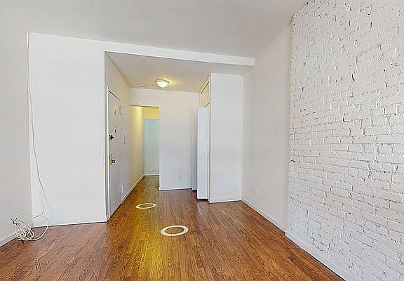 3rd image of 214 E 85th St APT 2A