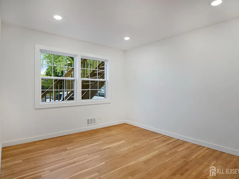 4 Morris Ave #2A — Photo 24