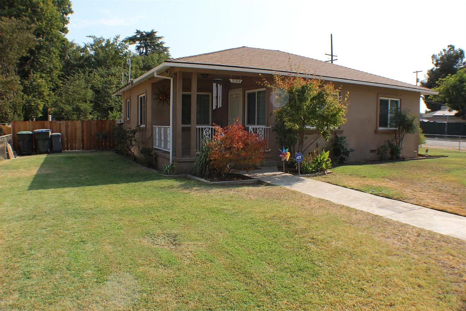 5104 E Grant Ave photo 1