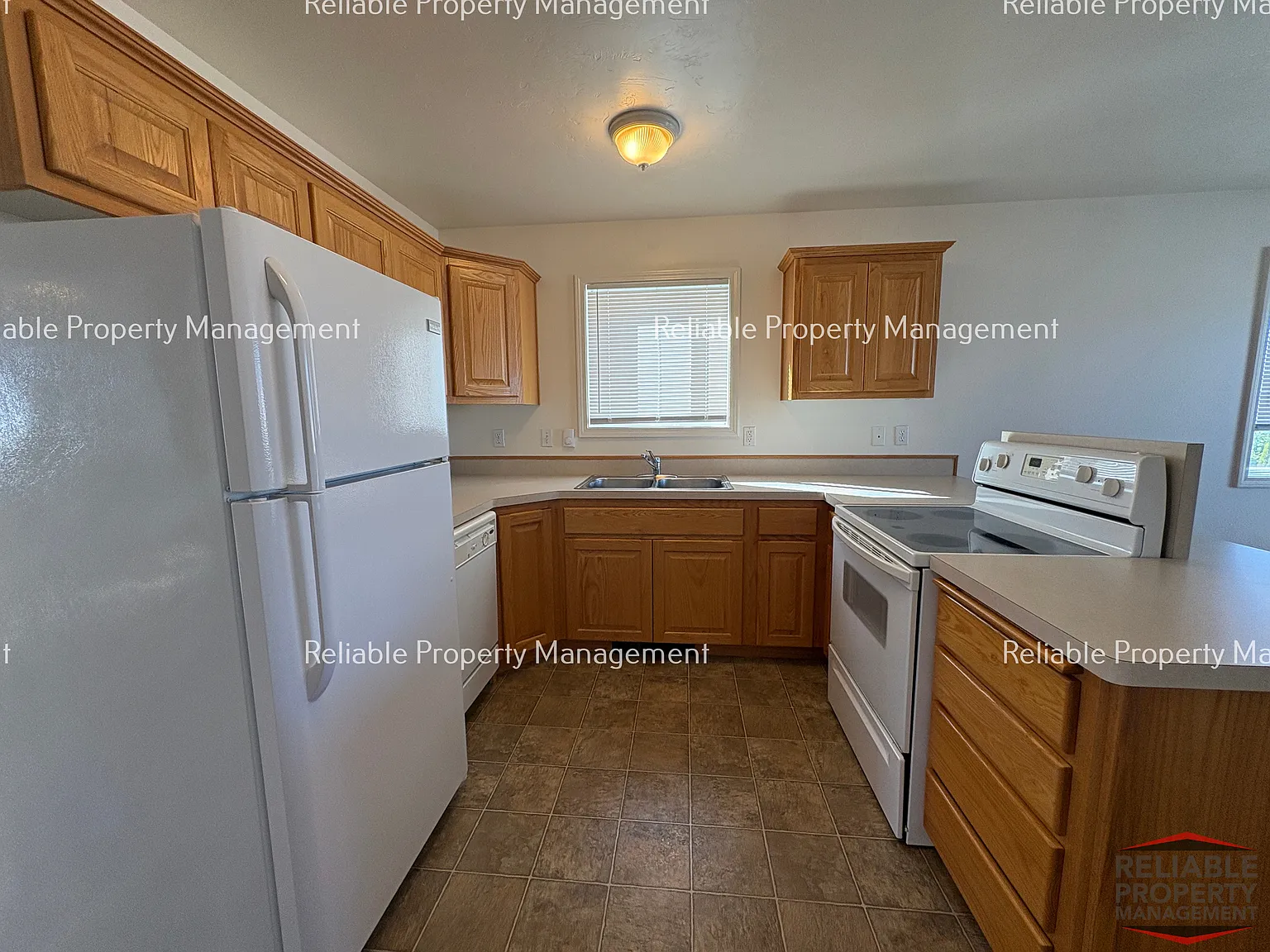 2 bed, $995 — Photo 3