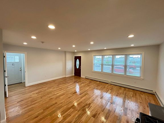 4th image of 129-31 157th St