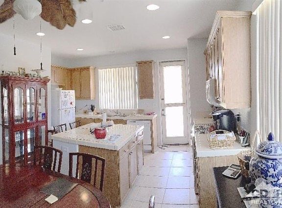 4th image of 44090 Calle Luna