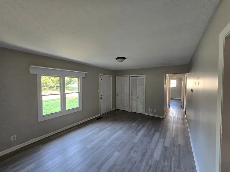 7431 Sabre Ave — Photo 2