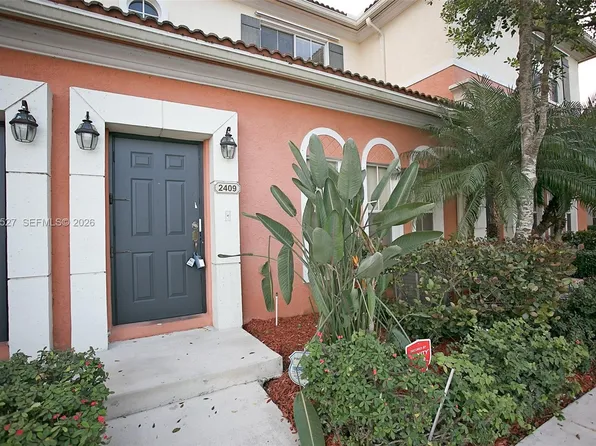 2409 SW 99th Way, Hollywood, FL 33025