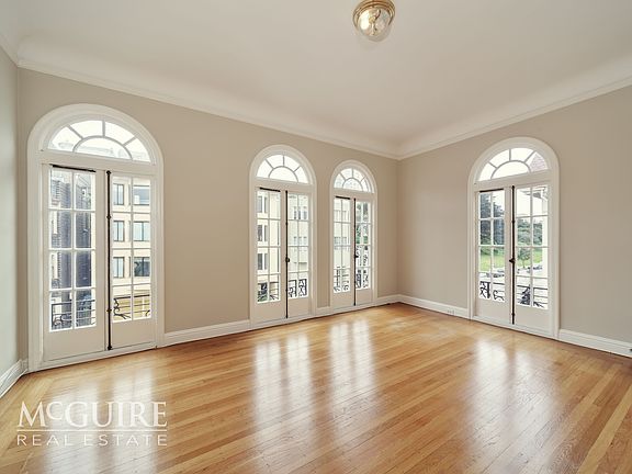4th image of 780 Bay St