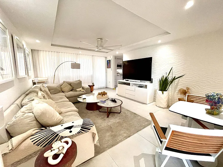 4939 Avenue Isla Verde — Photo 3