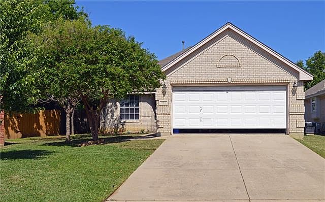 1st image of 403 Harwood Cir