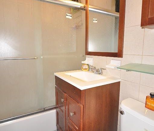 5th image of 4333 48th St APT 4J
