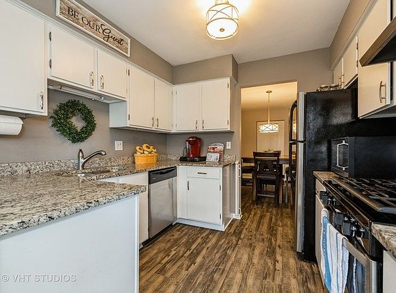 5th image of 9142 Clairmont Ct #117