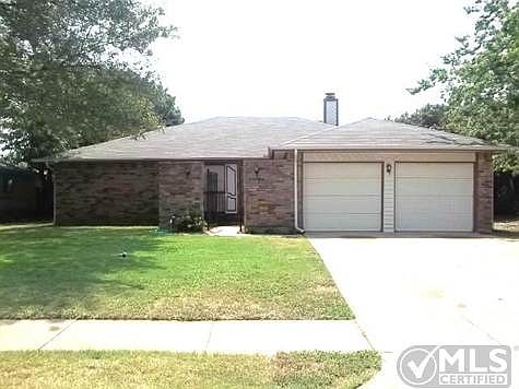 1st image of 2609 Berkshire Ln