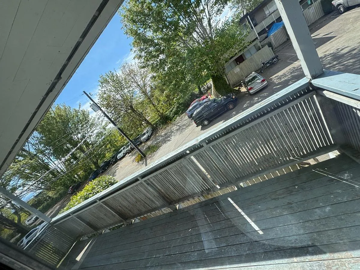 15510 2nd Ave S — Photo 3