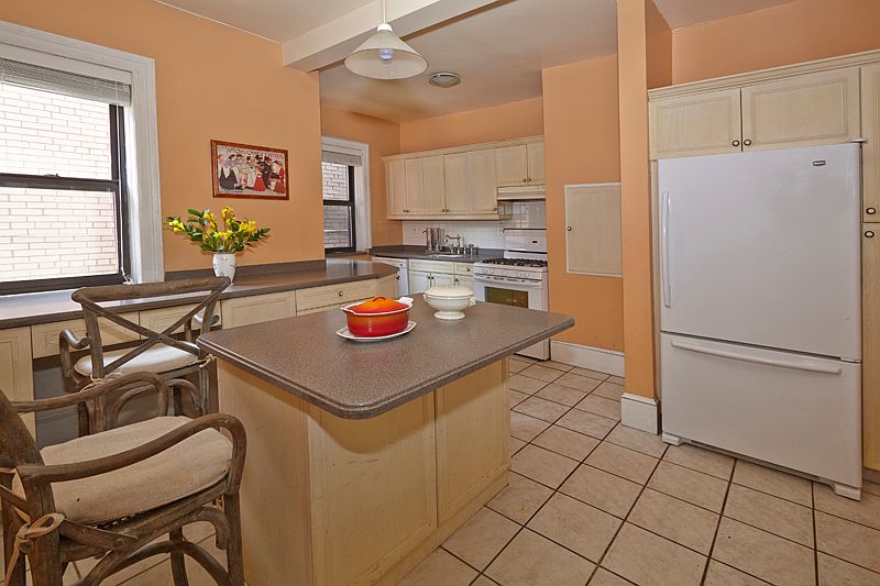 2nd image of 126 W 11th St APT 31