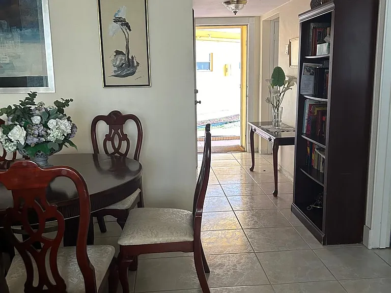 1551 NE Miami Gardens Dr — Photo 3
