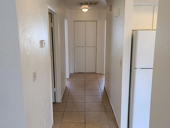 5th image of 6232 Yerba Ln APT B