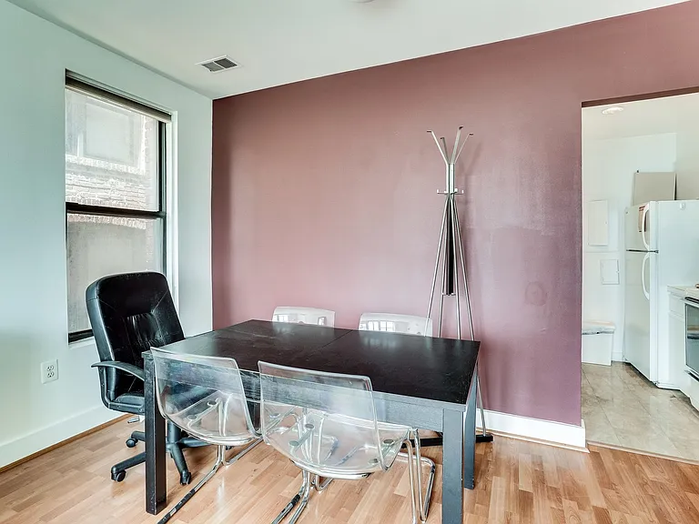 1842 California St NW #13B — Photo 3