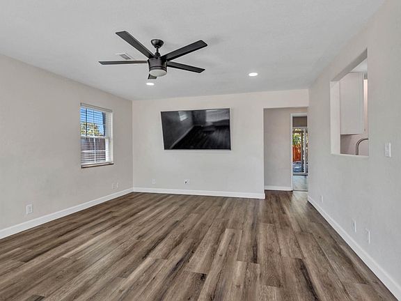5th image of 901 Maple Avenue